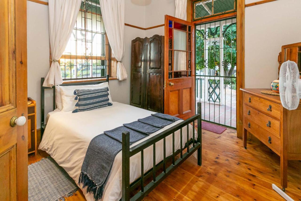 Ravenscliff Self Catering Villa Oudtshoorn Buitenkant foto
