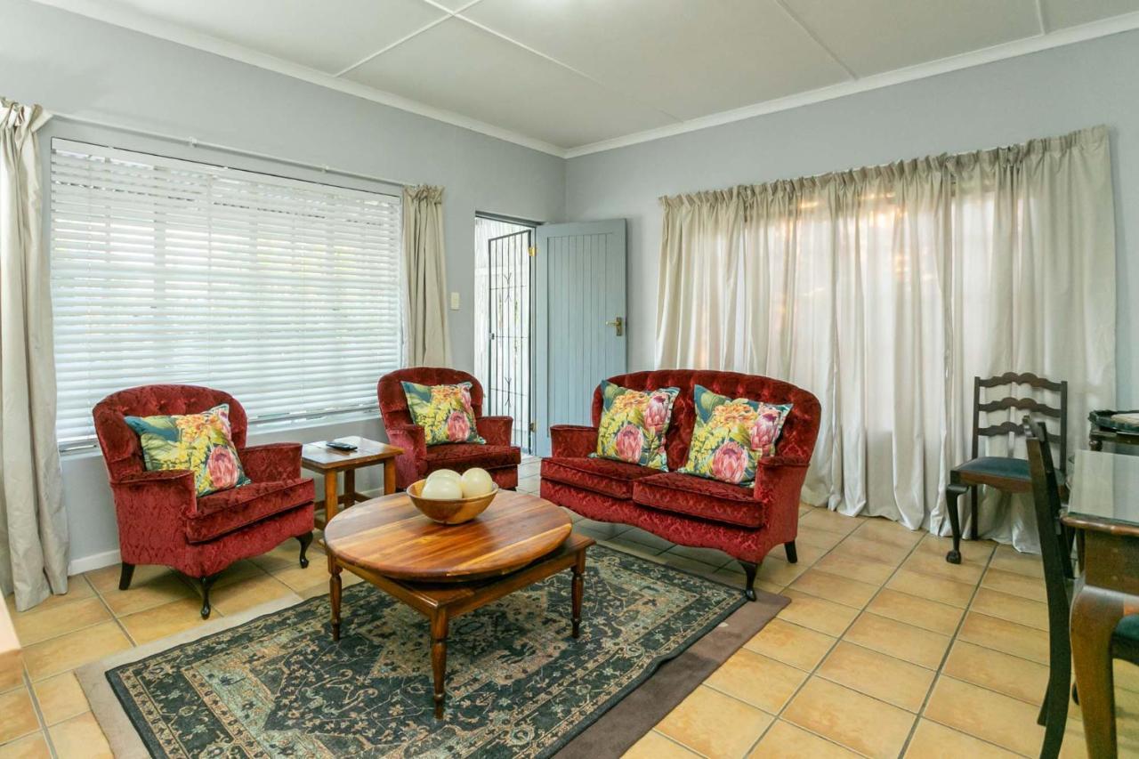 Ravenscliff Self Catering Villa Oudtshoorn Buitenkant foto