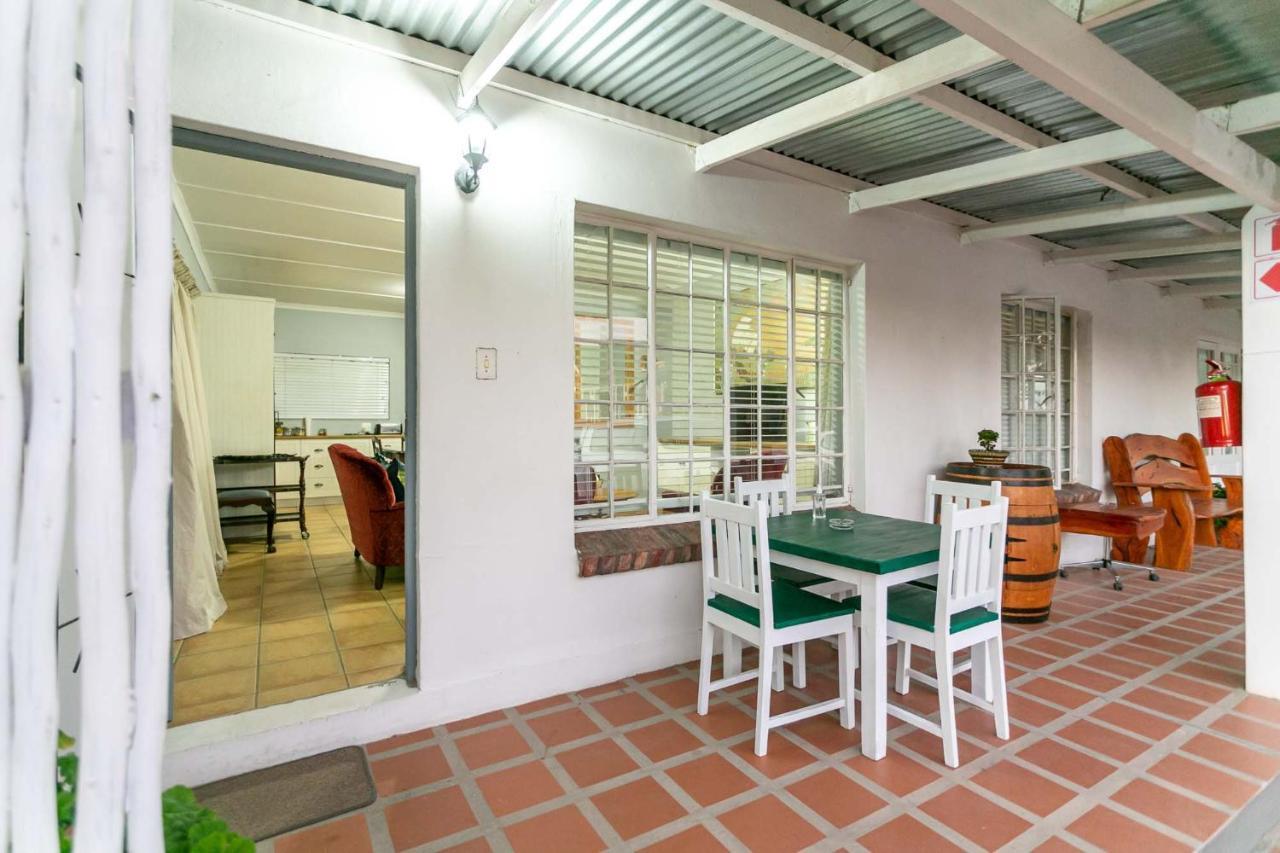 Ravenscliff Self Catering Villa Oudtshoorn Buitenkant foto