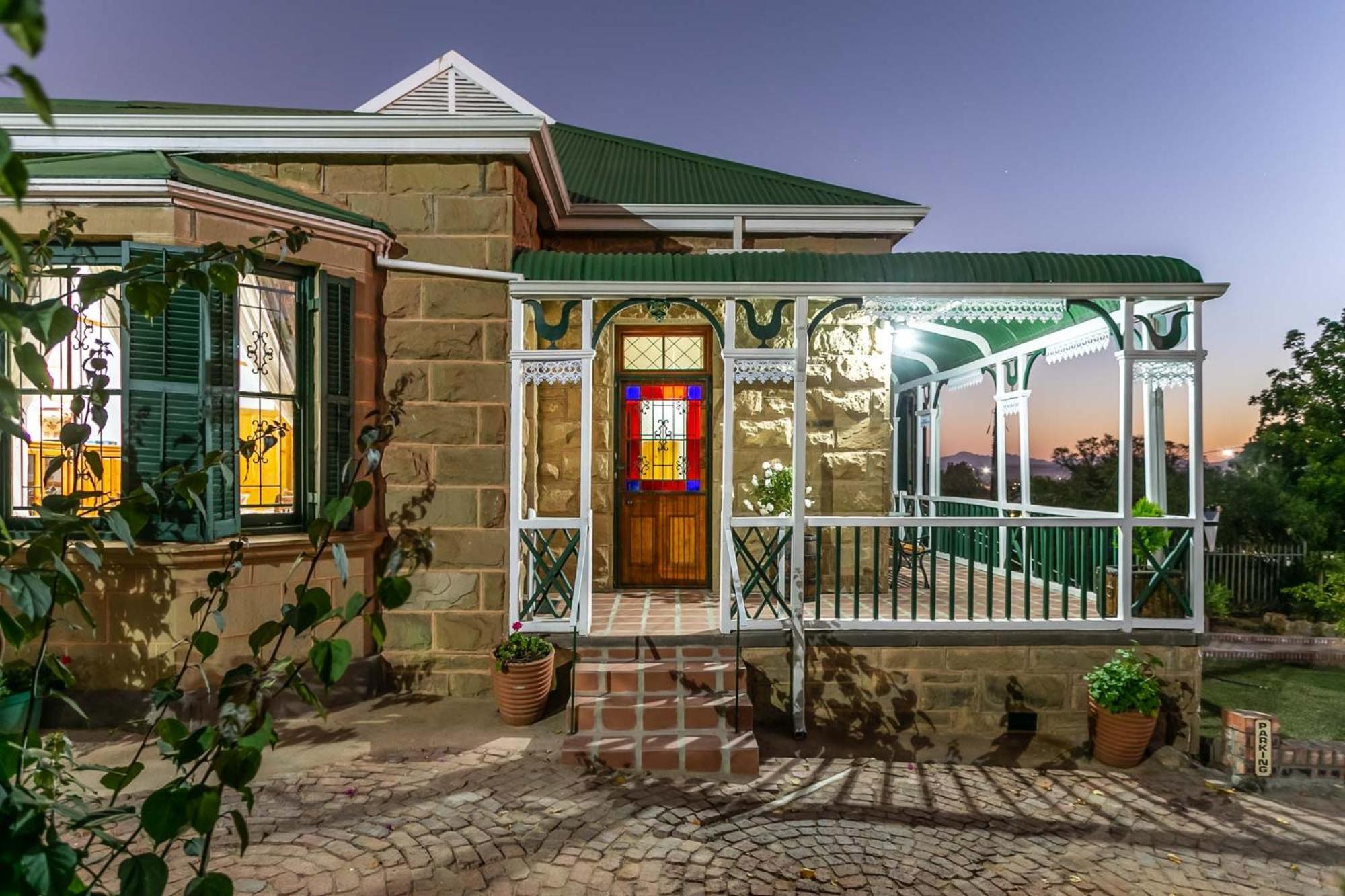 Ravenscliff Self Catering Villa Oudtshoorn Buitenkant foto