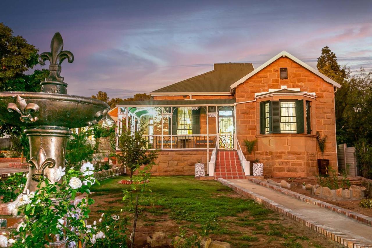 Ravenscliff Self Catering Villa Oudtshoorn Buitenkant foto
